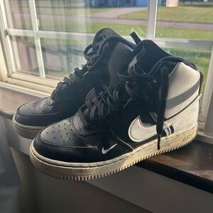 Boys (Youth) 5.5 Nike Air Shoes